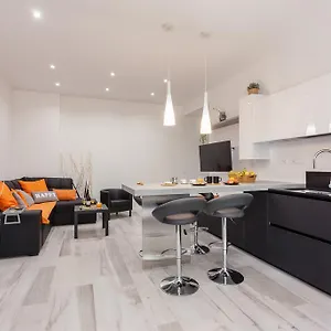 https://the-apartment-trastevere-bahome.it-romehotels.com